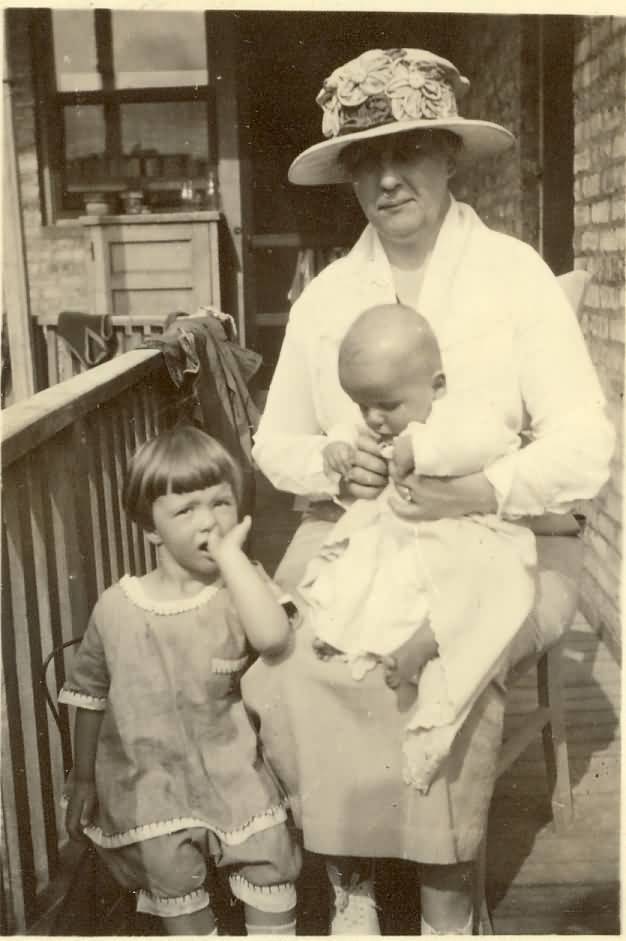 1922